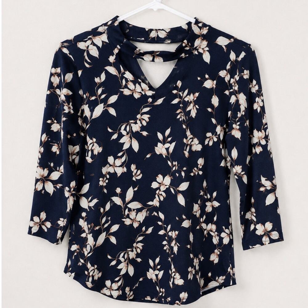 Torrid Size 3 Navy Floral Choker Keyhole Blouse 3/4 Sleeve Plus Size Top